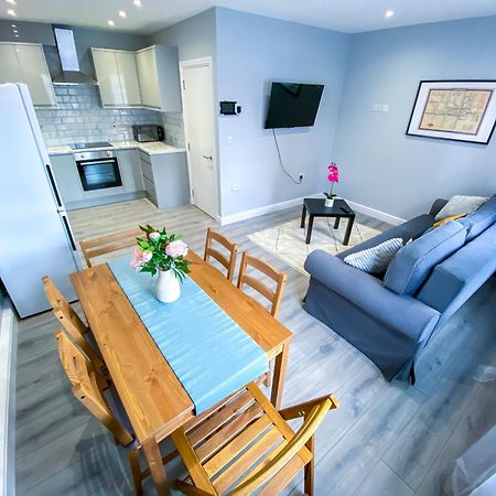 Modern 1-Bedroom Flat, 5 Guest, London - F2 Eksteriør billede