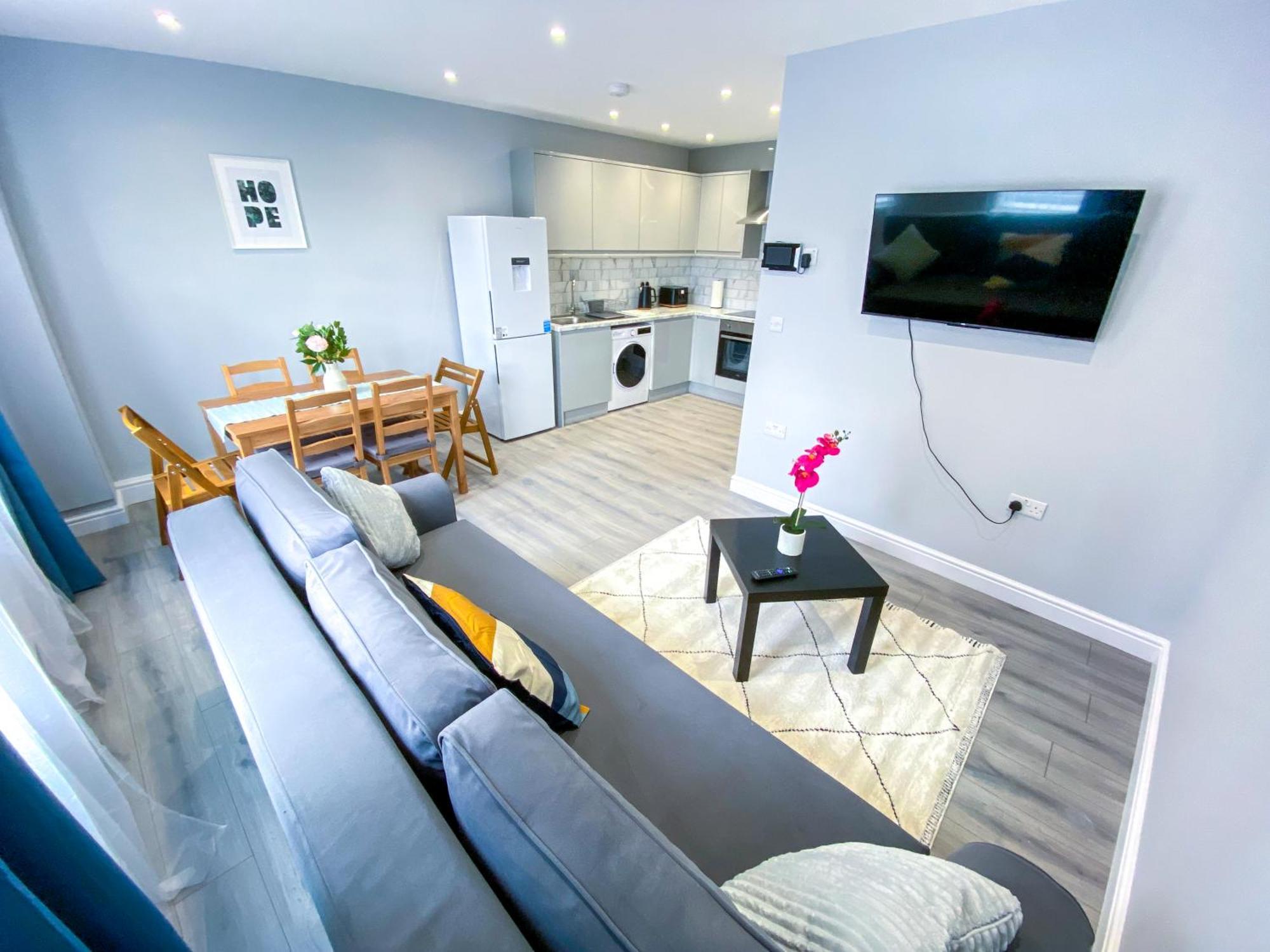 Modern 1-Bedroom Flat, 5 Guest, London - F2 Eksteriør billede